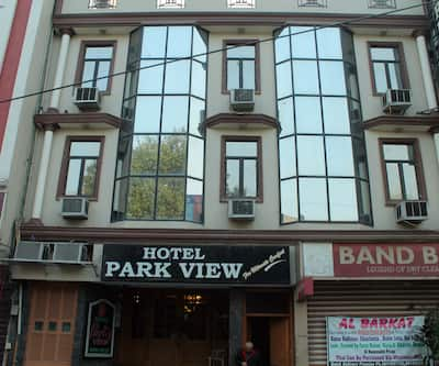 https://imgcld.yatra.com/ytimages/image/upload/t_hotel_yatra_city_desktop/v1431436297/Domestic Hotels/Hotels_New Delhi/Hotel Park View/exterior_1.jpg